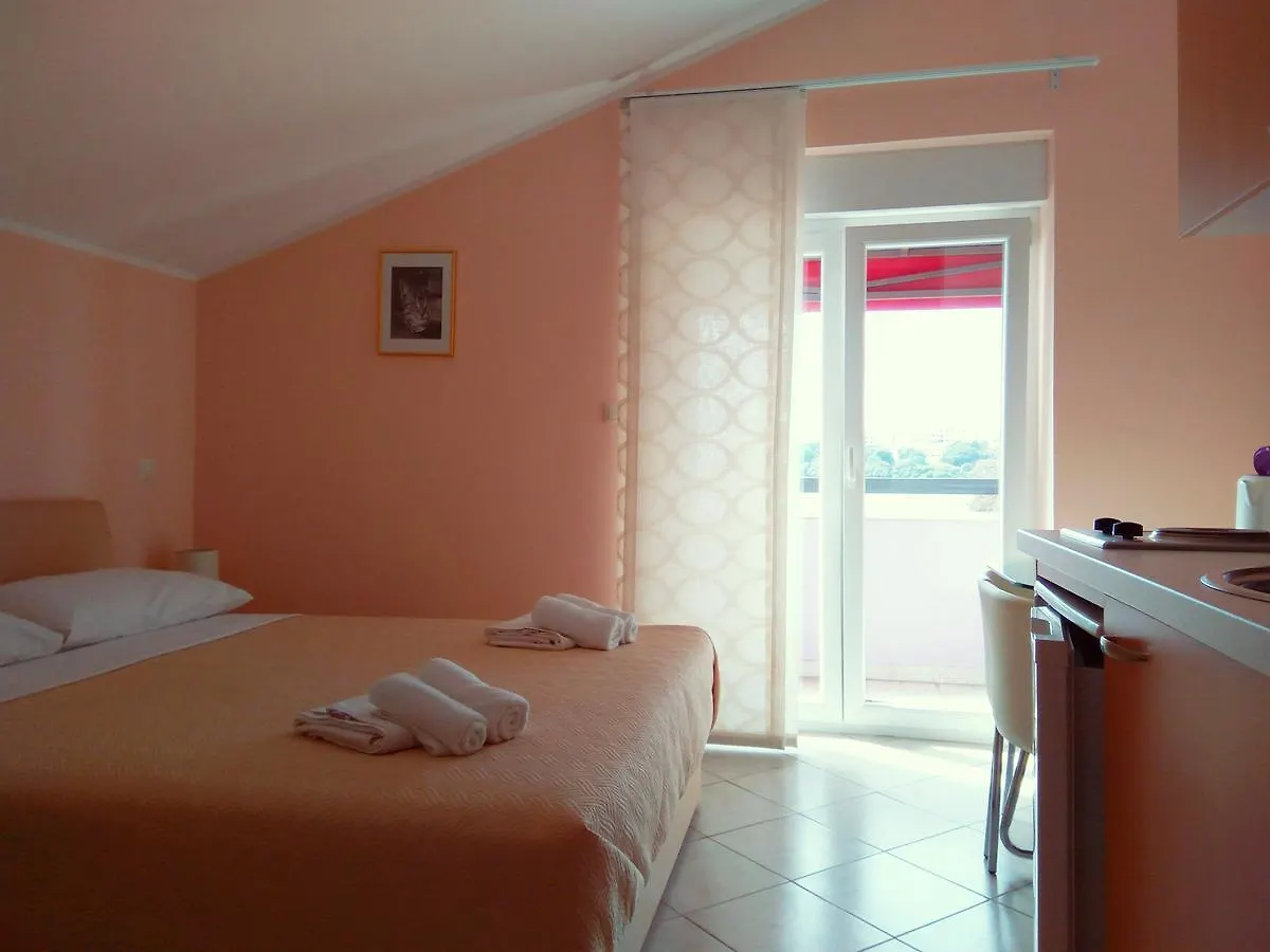 Aparthotel Viola Pjescana Uvala