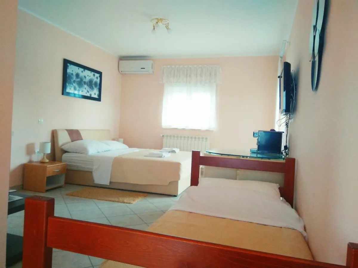 Aparthotel Viola Pjescana Uvala